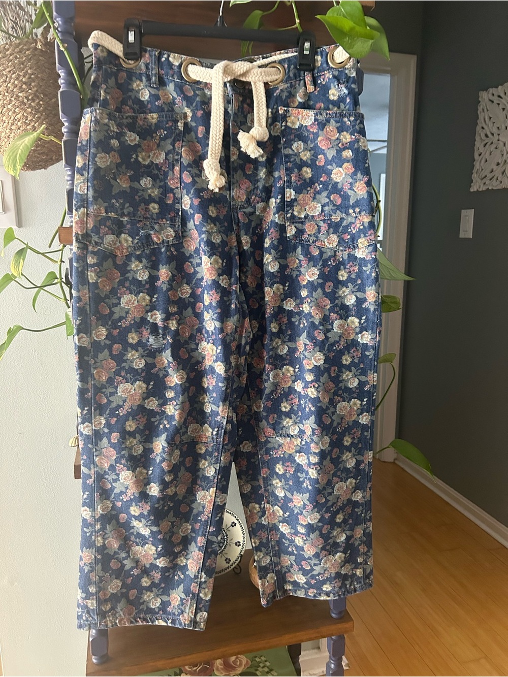 BiBi Floral Straight Leg Jeans in Blue with Cream Tie